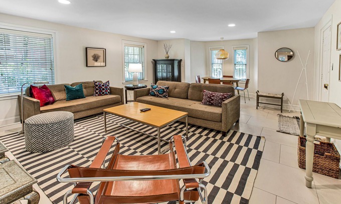 Historic Downtown Savannah Apartment | Amazing Renovated Apartment on Gaston w/Lush Outdoor Space by Lucky Savannah