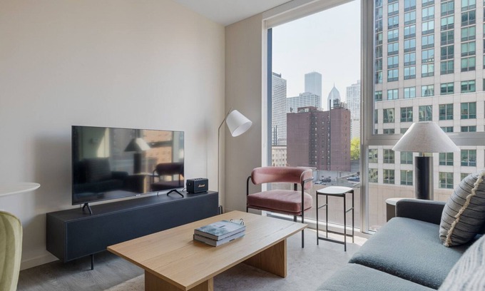 Near North Side Apartment | Amazing River North Jr 1BR w/Game Room, nr Beach & L, by Blueground