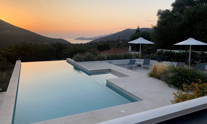 Makriotika Villa | Amazing sea views, Privacy,Luxurious Infinity Pool, Starlink High-Speed Internet