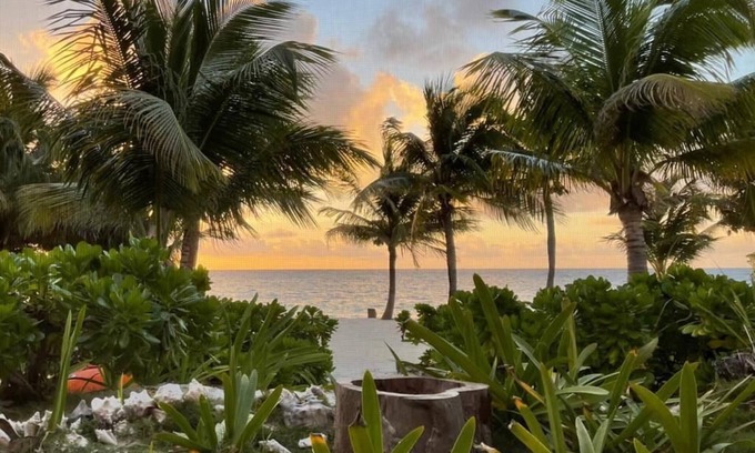 El Placer House | Amazing Snorkeling and Swimming 200 Feet from the Back Door