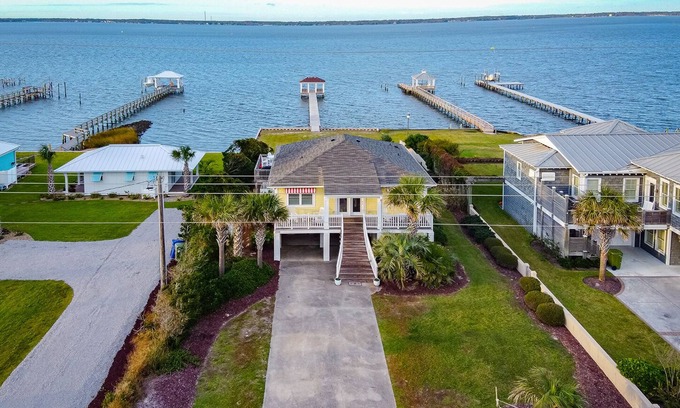 Emerald Isle Cottage | Amazing Sound Front Cottage with Private Pier and In-Ground Pool!