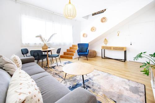 Tel Aviv City Center Apartment | Amazing spacious Duplex with balcony and MAMAD