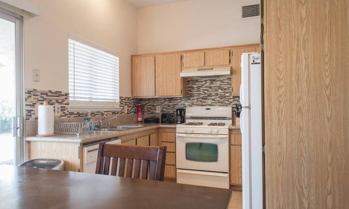 Paradise Valley Villa | Amazing Stay close to the Strip and Airport!