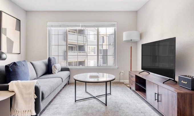 Sunnyvale Apartment | Amazing Sunnyvale 1BR w/Gym, Pool & BBQ, walk to Apple, by Blueground
