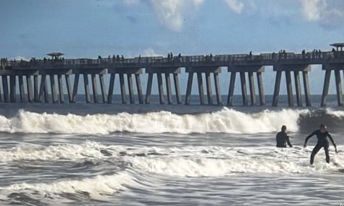 Jacksonville Beach House | Amazing sunrises & beach views from private balcony & steps from the sand!