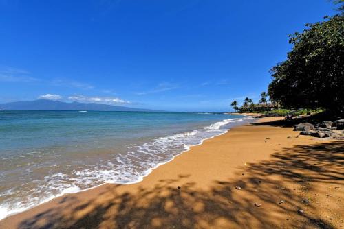 Kahana Apartment | Amazing Sunsets Oceanfront Views - indigomaui -