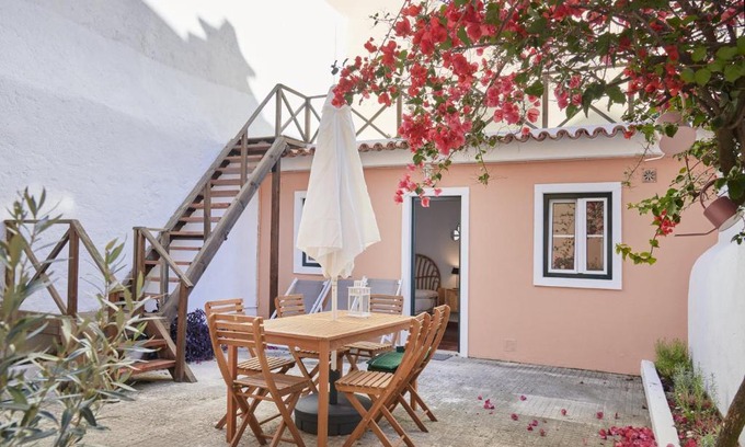 Alfama Apartment | Amazing Terrace and Riverview in Historical Lisbon