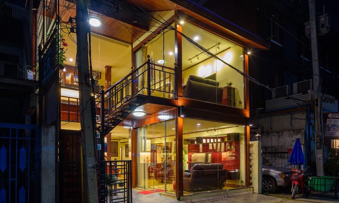 Old City House | Amazing Town House at Wat Phra Sing In The Old City