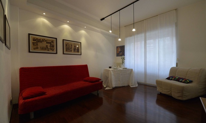Gianicolense Apartment | AMAZING TRASTEVERE: GOOD ITALIAN FOOD! AIR CONDITIONED, WIFI, BALCONY.