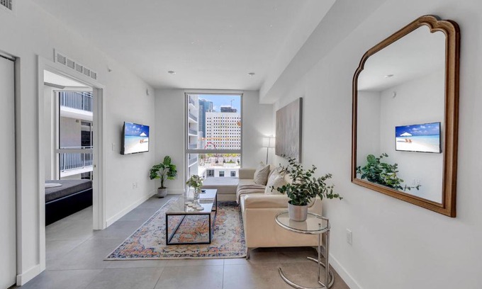 Overtown Apartment | Amazing Unit in Downtown Miami With Free Parking