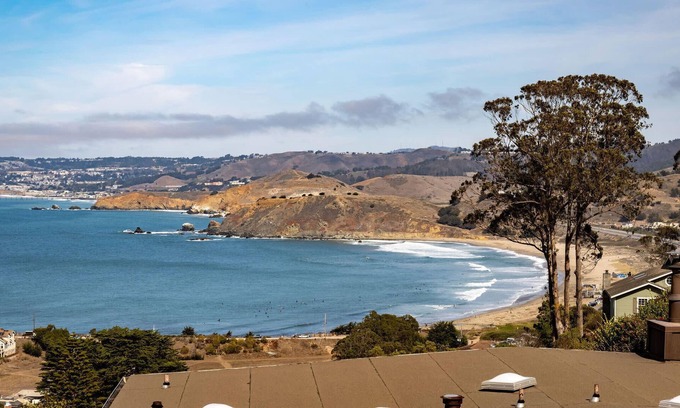 Pacifica House | AMAZING UNOBSTRUCTED OCEAN VIEW Entire Home in Pacifica / San Francisco