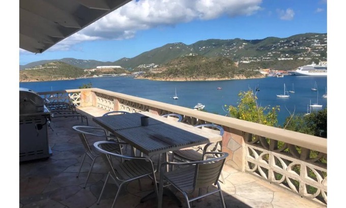 St. Thomas House | Amazing View, 3 Bed Renovated, AC, Generator