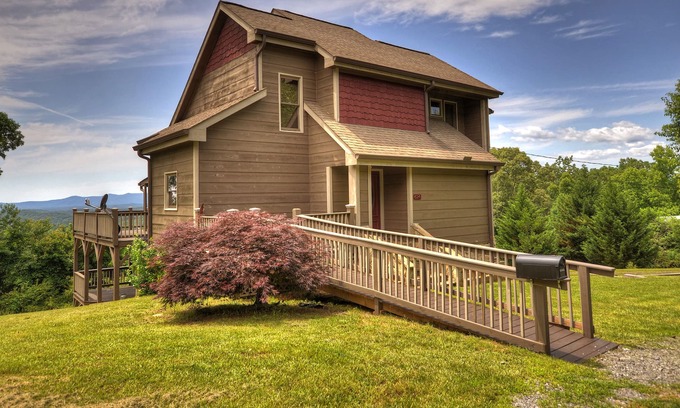 Ellijay Cabin | Amazing View & Game Room, The Perfect Family Getaway W/Hot Tub