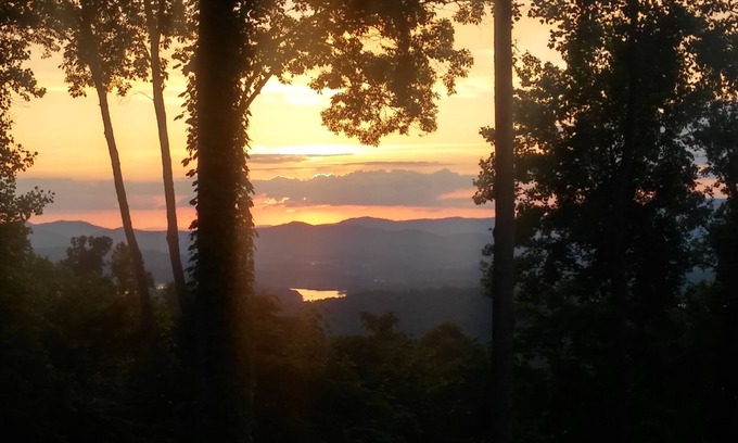 Eagles View Cabin | Amazing View of Lake Chatuge!
