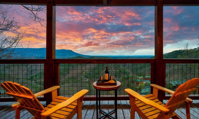Pigeon Forge Cabin | Amazing Views! Hot tub *Game Room *3 Decks *Clean