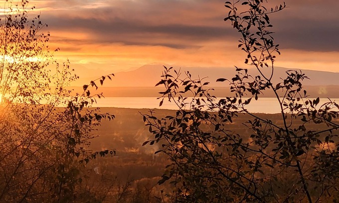 Anchorage House | Amazing Views - Ocean & Mountains! Chef's Kitchen, Sauna, Work from Home!