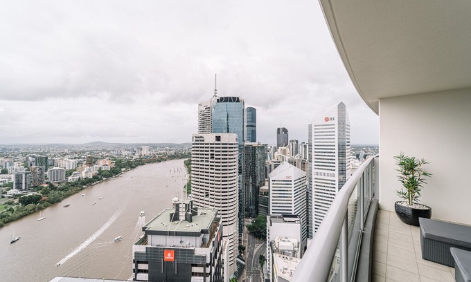 Brisbane Apartment | Amazing views of Brisbane river Story Bridge