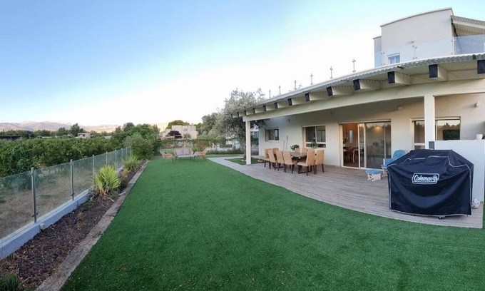 Beit Hillel Villa | Amazing Villa by the River