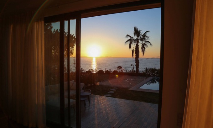 Yalikavak Villa | Amazing Villa with Private Pool and Greek Islands Sunset View