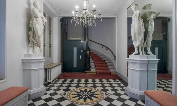 8th Arrondissement Apartment | AmazingApartment #GalleriesLafayette #Madeleine#AC
