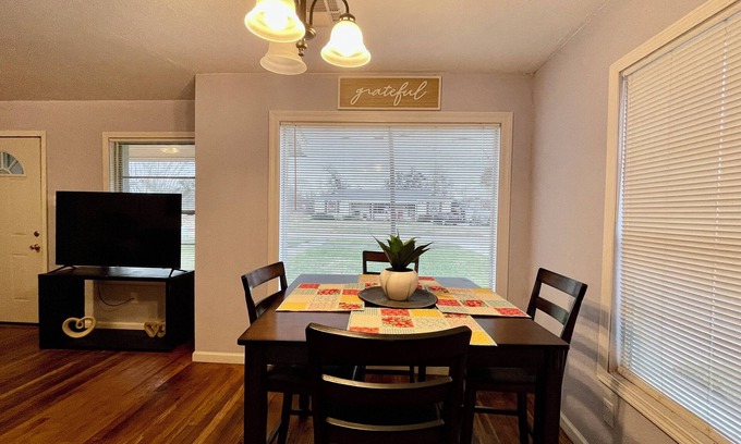 Lake Charles House | Amazingly clean, unique and spacious 4 Bedroom home near Casinos