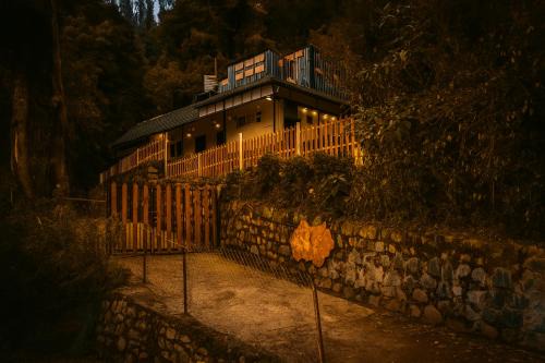 Ooty Bed & Breakfast | Amber by The Tamarillo
