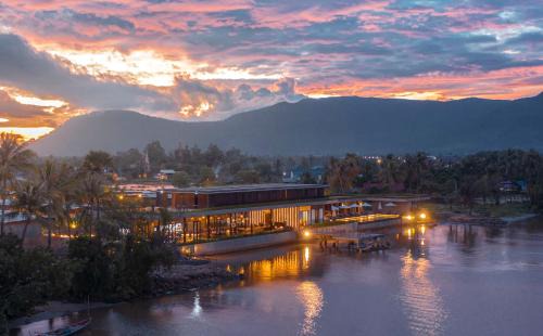 Traeuy Kaoh Resort | Amber Kampot