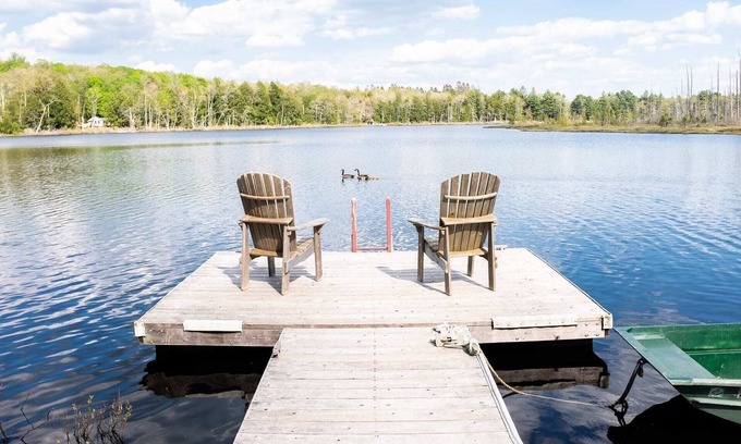 Roscoe House | Amber Lake Studio - Stylish Lakefront