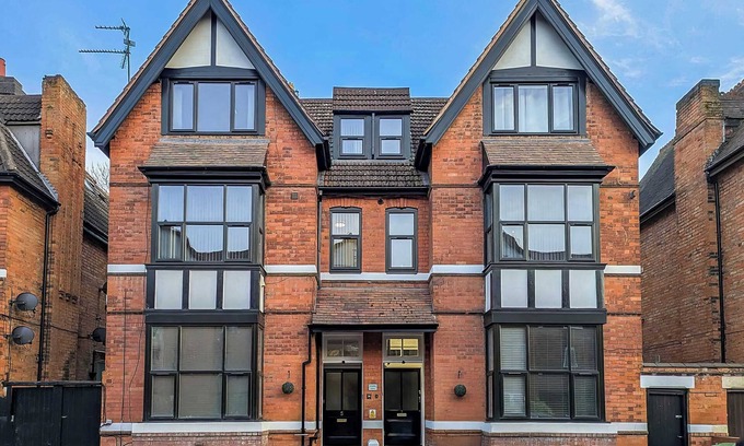 Moseley Apartment | Amber Suite Moseley Birmingham StayStaycations