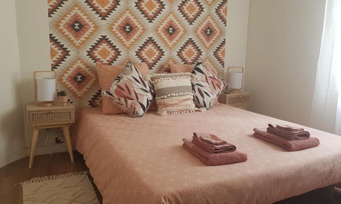 Saint-Serge Apartment | Ambiance cocooning
