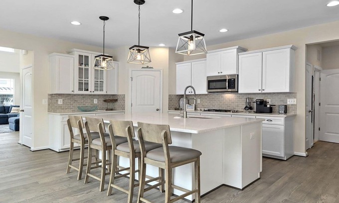 Frankford House | AMENITIES GALORE 5 Bedroom Townhome Ocean View Beach Club