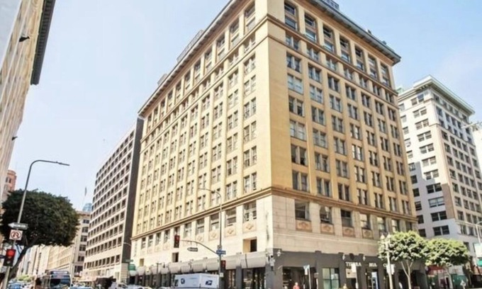 Downtown Los Angeles Condo | Amenity Galore Trendy Loft In the Center of DTLA