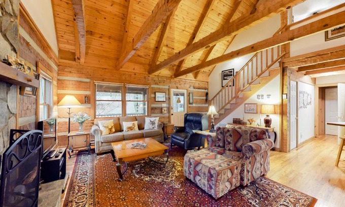 Seven Devils House | American Pride Cabin