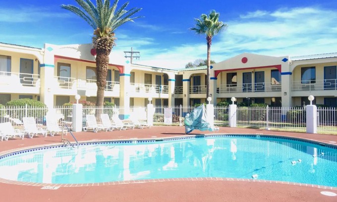 Beaumont Hotel | Americas Best Value Inn Beaumont