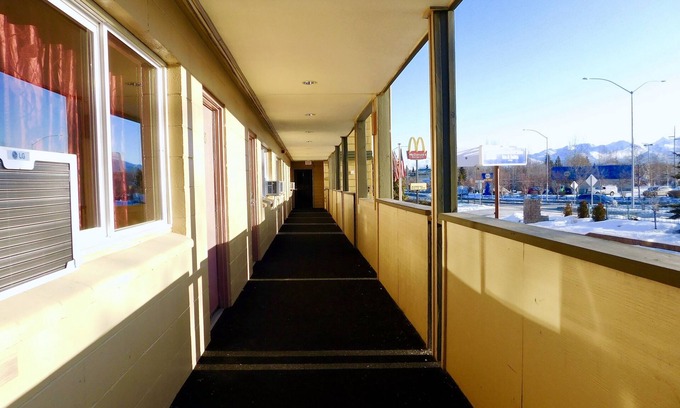 Turnagain Hotel | Americas Best Value Inn & Suites Anchorage Airport