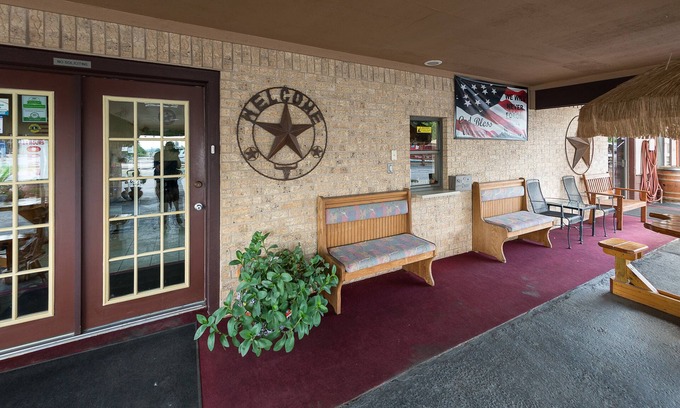 Junction Hotel | Americas Best Value Inn The Legends Inn