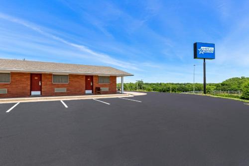 Belleville Hotel | Americas Best Value Inn Belleville
