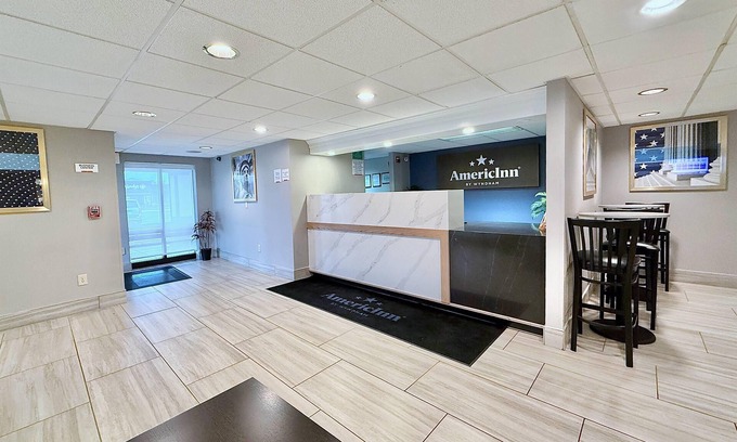 Beloit Hotel | AmericInn by Wyndham Beloit