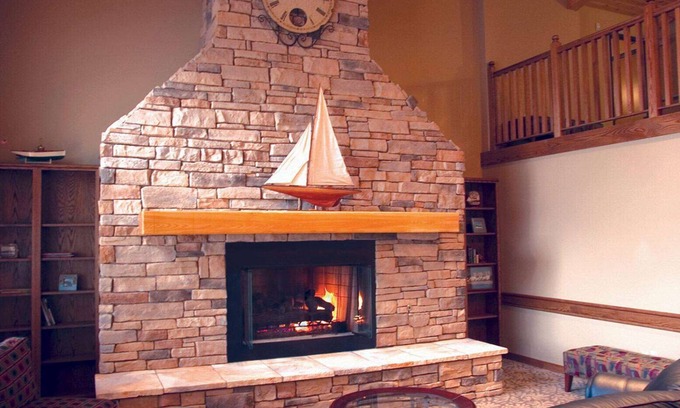 Charlevoix Hotel | AmericInn by Wyndham Charlevoix