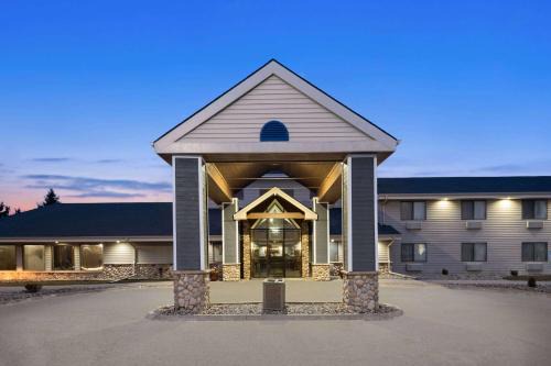 Stuart Hotel | AmericInn by Wyndham Stuart