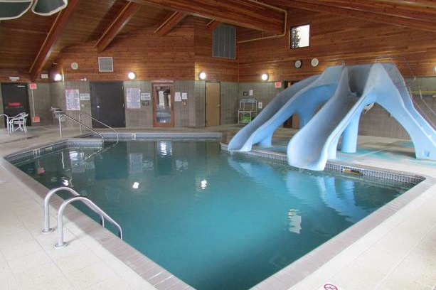 Shell Lake Hotel | Amerivu Inn & Suites Shell Lake