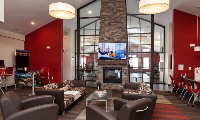 Ames Apartment | Ames Getaway 4BR Close to All with Pool