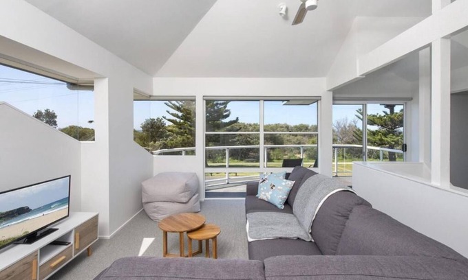 Werri Beach House | Amethyst Beachfront Escape - Perfect for family and freinds