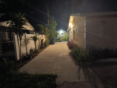 Bearss Plaza Apartment | AmOR Y Tranquilidad AMOR yTRANQUILIDAD