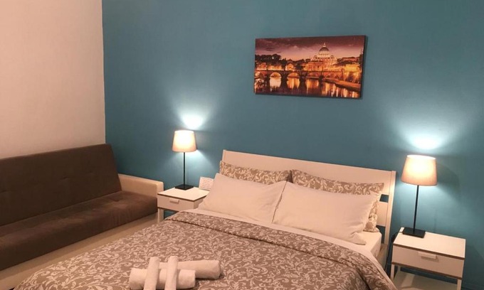 Prati House | amoRaRoma, economy guest house with shared bathrooms