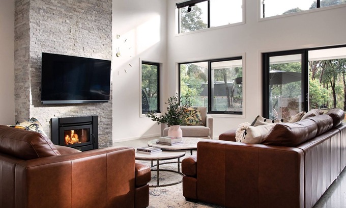 Hepburn House | Amore ~ Hepburn Springs/Daylesford ~ Luxury, Spa, Wood Fire
