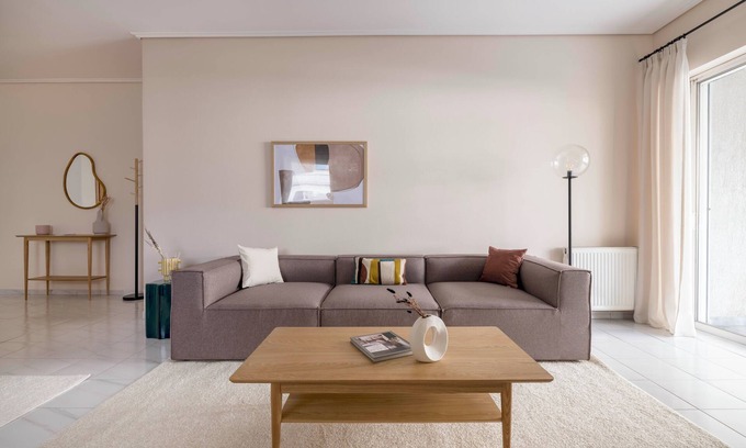 Amarousion Apartment | Ample 3BR Family Property in Marousi