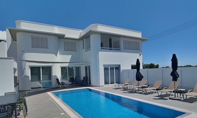 Sotira Villa | anémelie vacation home