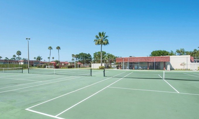 Florida Ridge Condo | An Active 55+ Community! Pool, Golf Sports Bar & Restaurant and more.