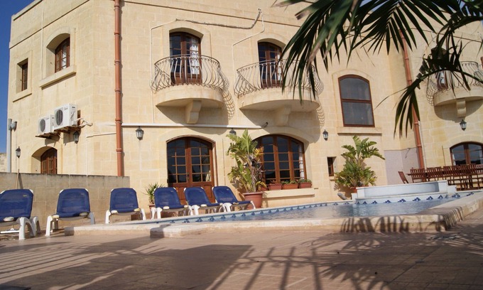 Gharb Villa | An affordable luxury 5 bedrooms Villa with pool for Family, Friends and Fun